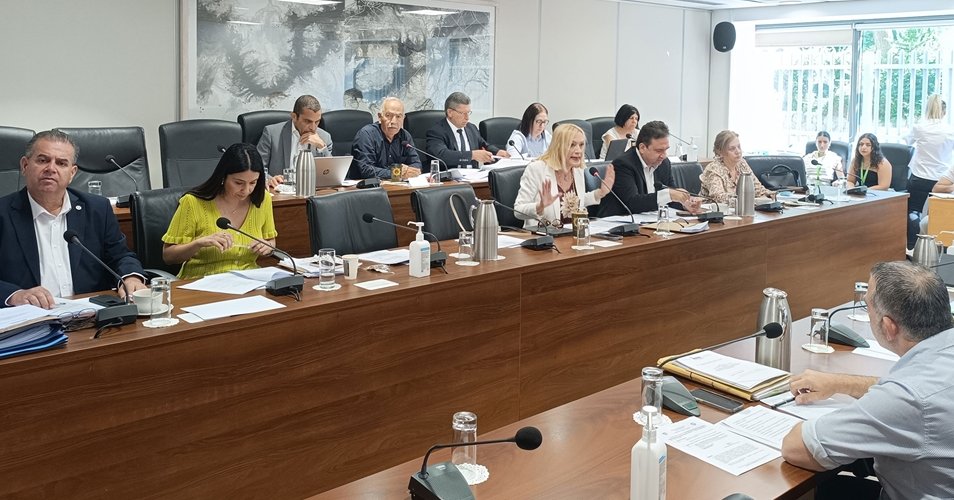 Δεσμεύτηκε περιουσία από το 1996 για ανέγερση σχολείου και δεν έγινε τίποτε-Ενοχλημένοι οι βουλευτές