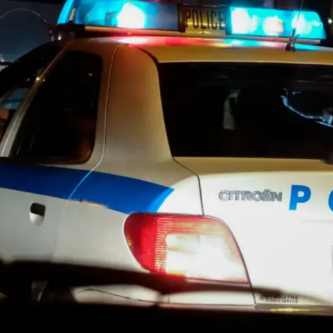 Δύο ένοπλες ληστείες σε καταστήματα τυχερών παιχνιδιών στην Ελλάδα-Άρπαξαν χιλιάδες ευρώ Δύο ένοπλες ληστείες σε καταστήματα τυχερών παιχνιδιών στην Ελλάδα-Άρπαξαν χιλιάδες ευρώ