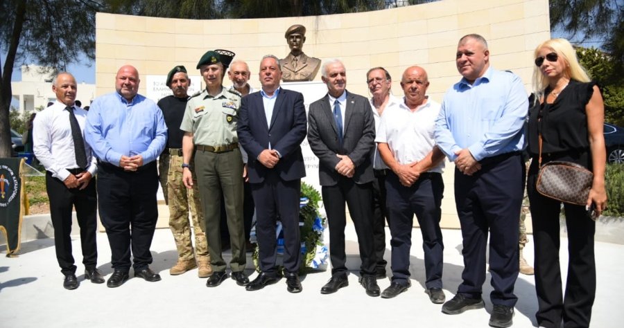 Δέηση για ανεύρεση των οστών του ανθυπολοχαγού Μελιφρονίδη-Κατέθεσε στεφάνι ο ΥΠΑΜ Δέηση για ανεύρεση των οστών του ανθυπολοχαγού Μελιφρονίδη-Κατέθεσε στεφάνι ο ΥΠΑΜ