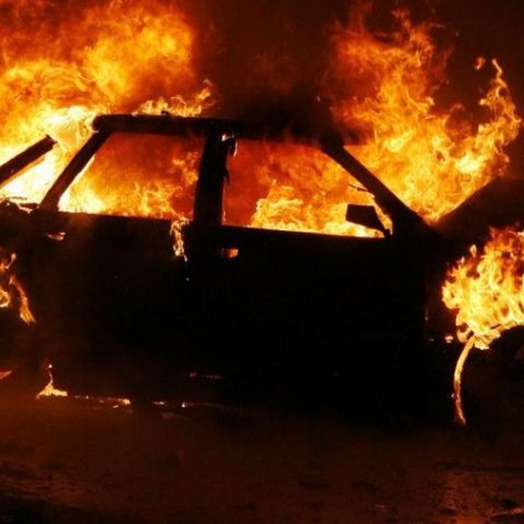 Χειροπέδες επτά μήνες μετά σε 23χρονο για υπόθεση εμπρησμού