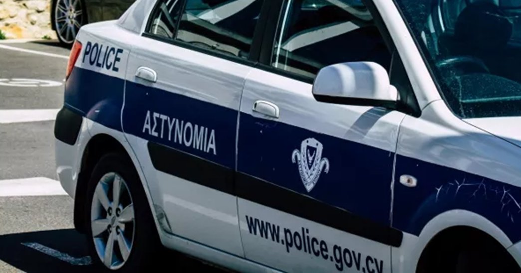 Συνέλαβαν τους φίλους τους, μπούκαραν στο αστυνομικό τμήμα και κατέληξαν με χειροπέδες