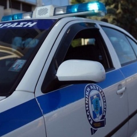 Φρίκη στον Βόλο-Κρατούσε έγκλειστους τη σύζυγο του και το δυόμισι ετών παιδί της