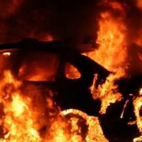 Στάχτη όχημα 40χρονου που βρισκόταν σταθμευμένο έξω από κατοικία οικείου του προσώπου