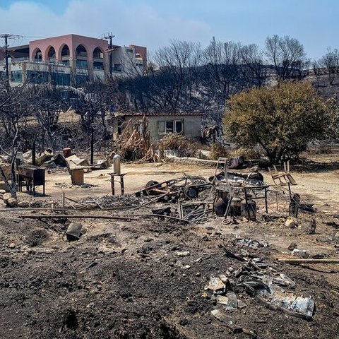 Αίρεται η κατάσταση συναγερμού στη Ρόδο-Επιστρέφουν στα σπίτια τους οι κάτοικοι