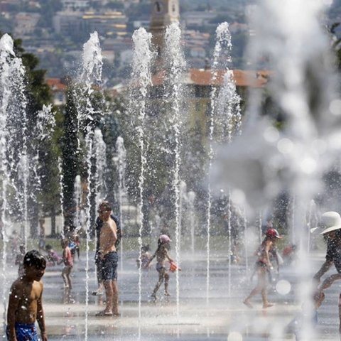 Σε κλοιό καύσωνα η Ισπανία-Λαμβάνει μέτρα για εξοικονόμηση νερού