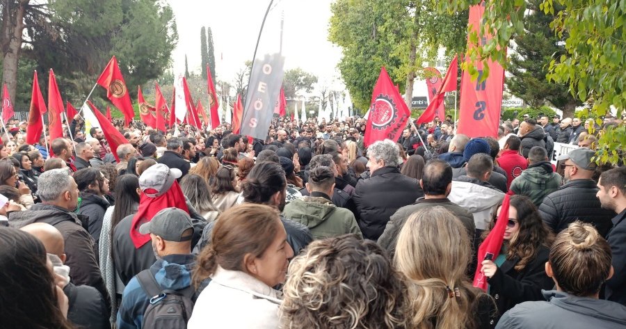 Αναβολή απεργιών στα κατεχόμενα-Σκληρή αντίδραση από συντεχνίες