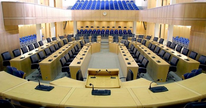 Διαφορετικές αναγνώσεις στην Επιτροπή Νομικών στην πρόταση νόμου για καθορισμού θητειών βουλευτών