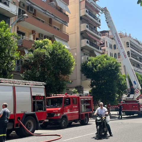 Μία γυναίκα νεκρή από φωτιά σε διαμέρισμα στην Αγία Τριάδα Θεσσαλονίκης