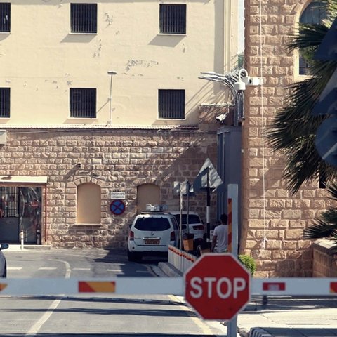 Το ξέπλυμα μέσω βαρυποινίτη, η απόδραση Κομμωτή, το τρίωρο podcast ισοβίτη και η... υποκρισία