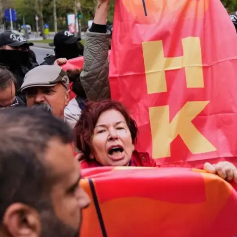 Πάνω από 200 συλλήψεις σε πορείες για την Εργατική Πρωτομαγιά στην Κωνσταντινούπολη (vids)