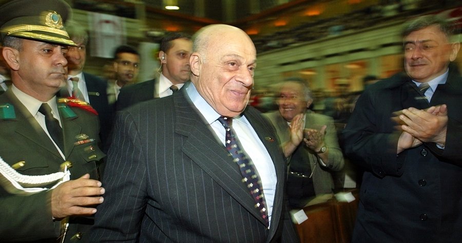 Συνεχίζονται οι αντιδράσεις για το βιβλίο για το Ντενκτάς-Ζητά τιμωρία του συγγραφέα ο Τατάρ