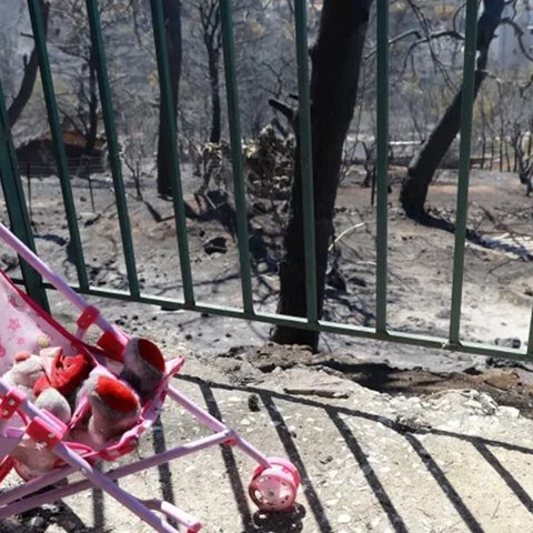 Καμένη γη, πόνο και θλίψη άφησε πίσω της η πυρκαγιά στην Αττική-Εικόνες απόλυτης καταστροφής