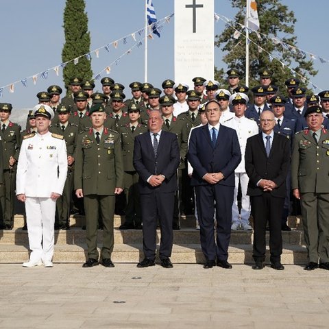 Β. Πάλμας: Αναγκαία η διατήρηση αξιόμαχων ενόπλων δυνάμεων