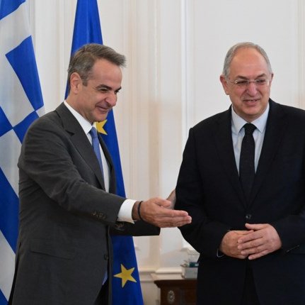 Για προστασία ωκεανών, θαλάσσια ασφάλεια και παράνομη αλιεία συζήτησαν Μητσοτάκης και Καδής