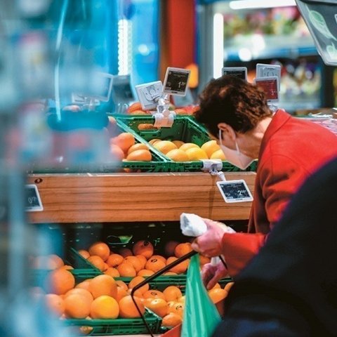 Αύξηση σε ετήσια βάση τον Ιούλιο στα τρόφιμα