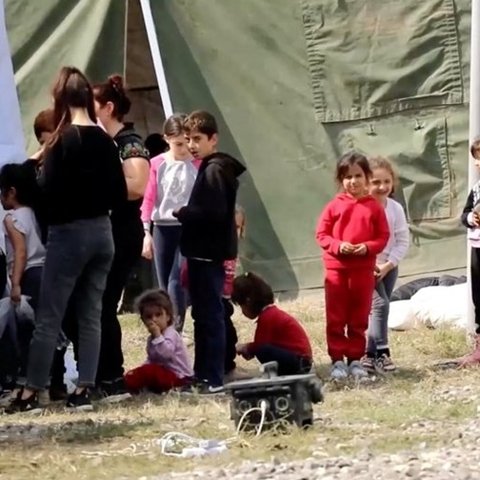 Η ΕΕ ζητά την πρόταση Αζέρων για μέλλον Αρμενίων του Ναγκόρνο Καραμπάχ