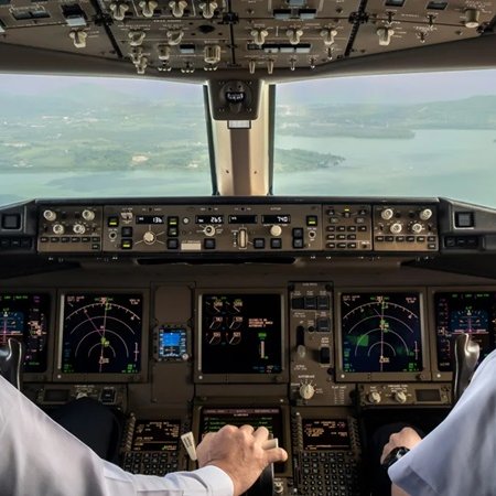 Αεροπλάνο με 190 επιβάτες απέφυγε σύγκρουση με βουνό-Σε διαθεσιμότητα ο πιλότος