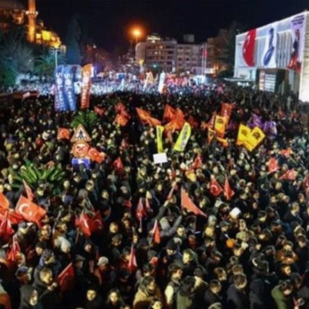 Έφοδοι σε σπίτια πολιτικών και δημοσιογράφων στην Τουρκιά-Συλλήψεις και αναταραχή στην χώρα