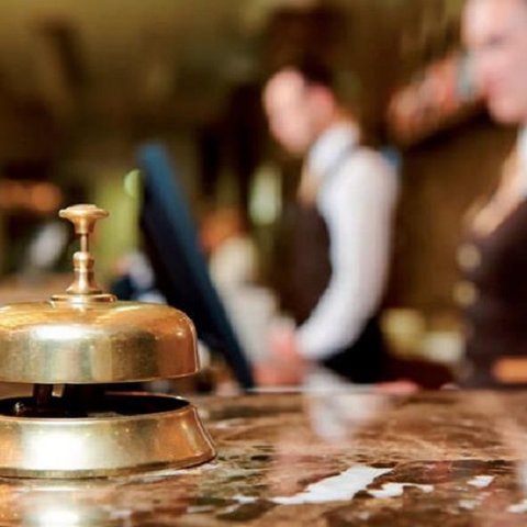 Πρόταση νόμου επέκτασης της περιόδου αδειοδότησης ξενοδοχείων-Για αφέλεια μίλησε ο Χατζηγιάννης