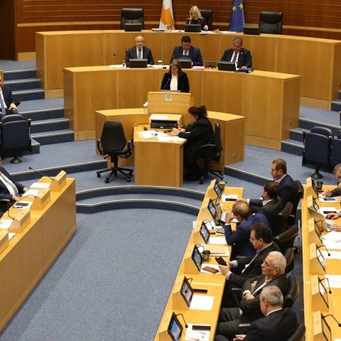 Η Βουλή καταδίκασε κάθε προσπάθεια ανατροπής του δημοκρατικού πολιτεύματος