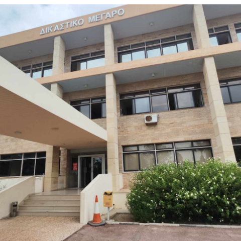 Υπό οκταήμερη κράτηση η 19χρονη για τα 8,5 κιλά ναρκωτικά-Αναζητούν τον τελικό παραλήπτη