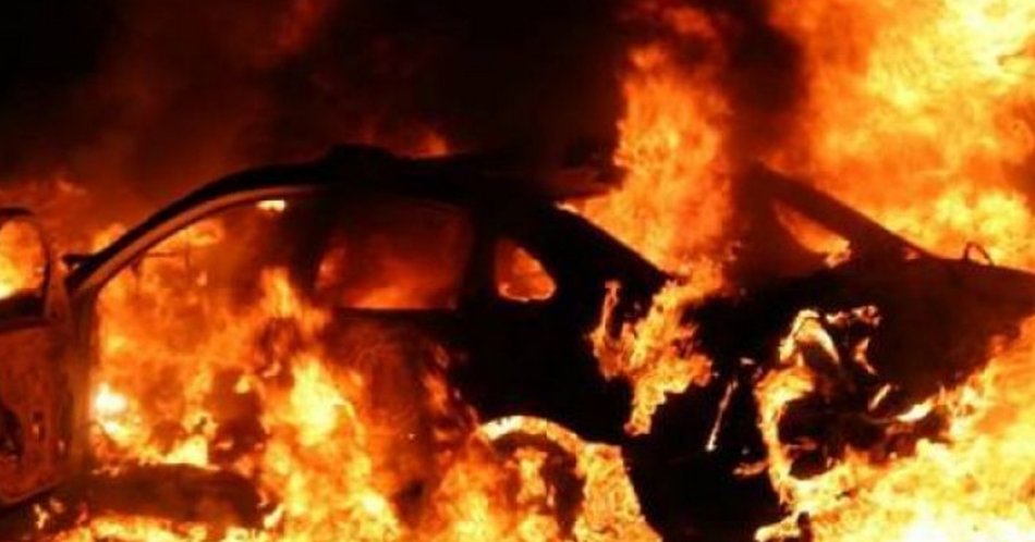 Στάχτη όχημα 40χρονου που βρισκόταν σταθμευμένο έξω από κατοικία οικείου του προσώπου