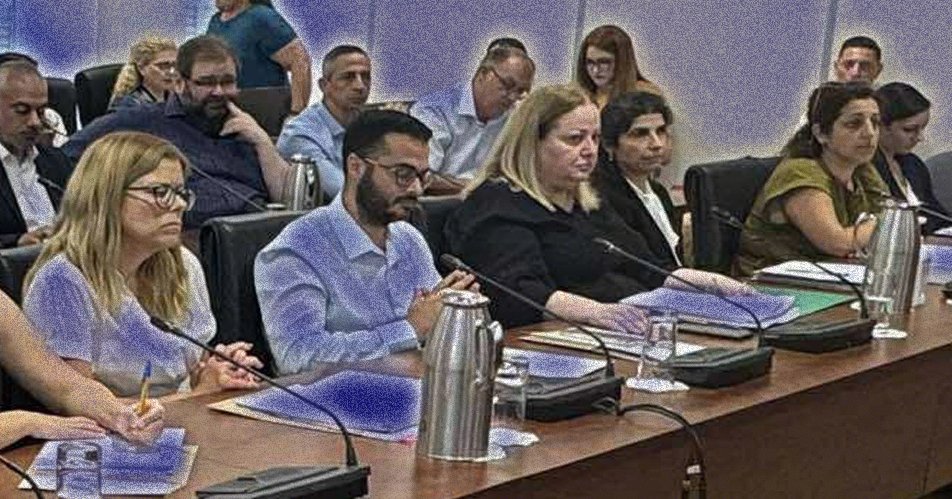 Έχασε την ουσία, λειτούργησε ως συνήγορος και προκάλεσε η Παπαγαπίου-«Όλοι που κρίνουν δεν είναι σεξιστές και φταίει ο Αγγελίδης»