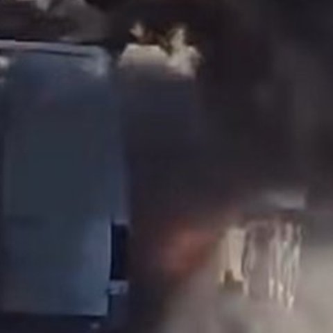 Αντίδραση ΠΕΜΣΕ για τη φωτιά στο βαν-«Να πληρούν αυστηρά πρότυπα ασφαλείας τα οχήματα μεταφοράς εθνοφρουρών»