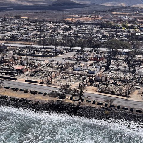 Μόνο 2 από τους 93 νεκρούς έχουν ταυτοποιηθεί από τις φωτιές στη Χαβάη-«Οι σοροί είναι εύθραυστες»