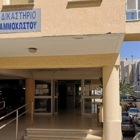 Υπό κράτηση μέχρι τη δίκη οι πέντε ύποπτοι για τον φερόμενο βιασμό τουρίστριας στην Αγία Νάπα