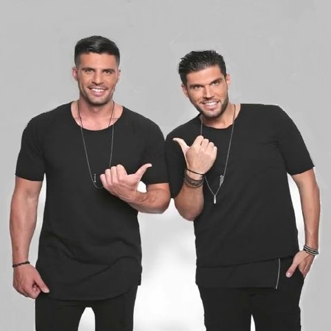 Καλλιτεχνικό κατινάζ: Οι Droulias Brothers περιέβαλαν την Κατερίνα Καινούργιου για τη… Δανάη Μπάρκα