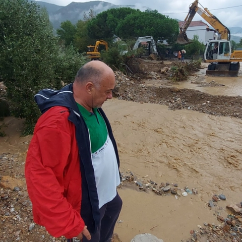 Ο Μπέος απαντά στον βίντεο με τον ξυλοδαρμό πολίτη-«Αυτά συμβαίνουν όταν έχει να κοιμηθείς ένα μήνα»