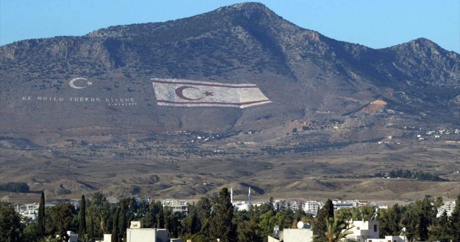 Ογδοντάχρονος στα κατεχόμενα φέρεται να μαχαίρωσε τον σύντροφό της πρώην του