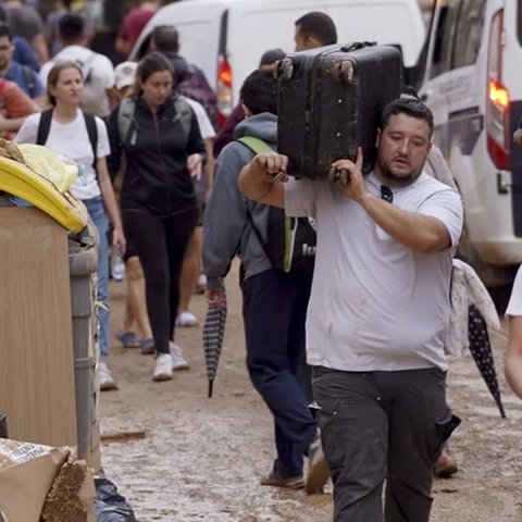 Μαζεύει τα συντρίμμια της η Ισπανία μετά την τραγωδία-«Προετοιμαστείτε για περισσότερα θύματα»