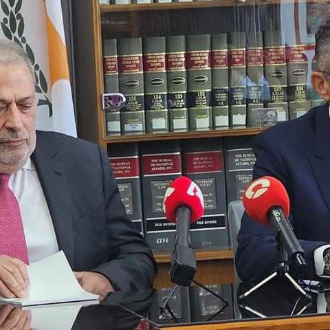 Δεν κοπάζουν οι πολιτικές αντιδράσεις στον απόηχο των δηλώσεων Αγγελίδη-Έντονη κριτική και πυρά από βουλευτές