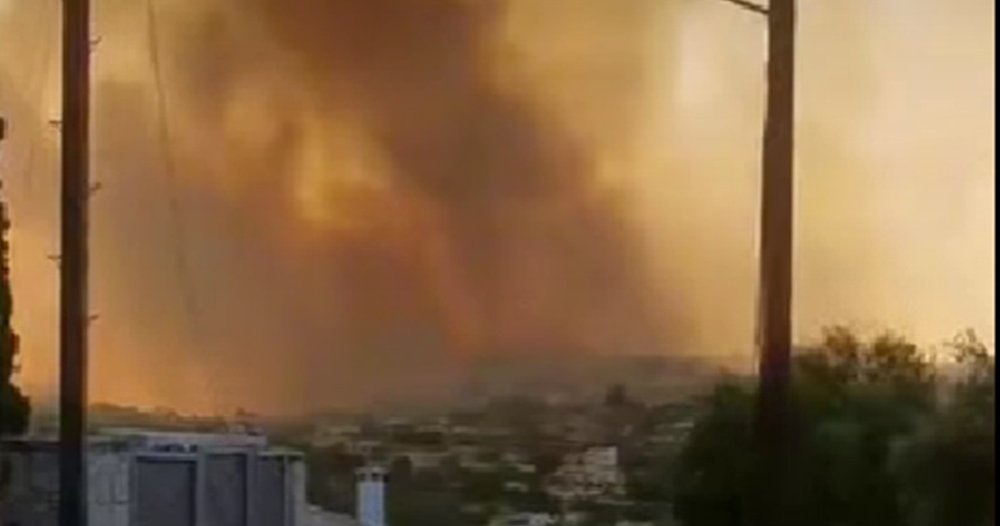 Συγκλονιστικό βίντεο από τη στιγμή που ηχούν οι καμπάνες για εκκένωση της Λόφου
