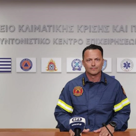 Αποκλιμακώθηκε η ένταση της φωτιάς στη Ρόδο λέει η Πυροσβεστική-Εκκενώθηκε το 10% των τουριστικών καταλυμάτων