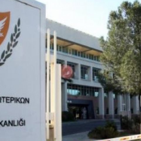 Ανησυχία εκφράζει το ΥΠΕΞ για αφαίρεση σημαδούρων στον ποταμό Νάρβα