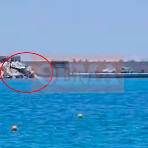 ΒΙΝΤΕΟ: Ελικόπτερο έπεσε στη Μαρίνα Βουλιαγμένης