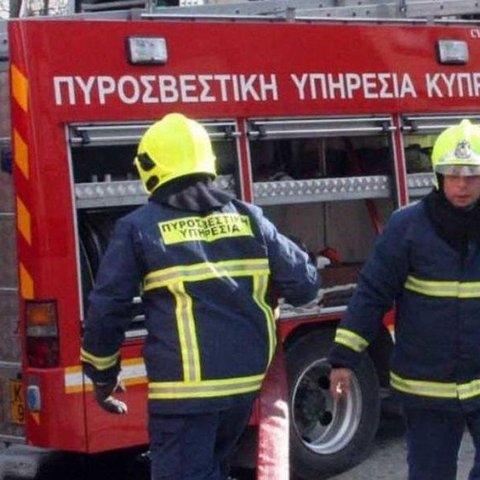 Φωτιά σε οικία στο Στρόβολο-Στο νοσοκομείο ηλικιωμένος