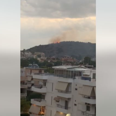 Πάνω από 270 κεραυνοί σε μία ώρα προκάλεσαν φωτιές σε έξι σημεία στην Ελλάδα