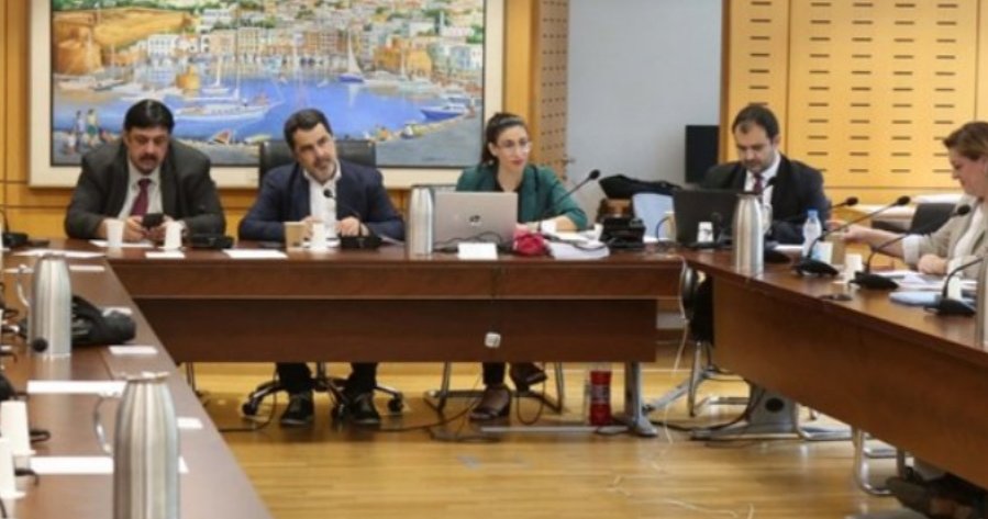 Ψάχνουν λύσεις πριν το καλοκαίρι για τα ξενόγλωσσα στη Βουλή-Προβληματισμοί και ανησυχίες βουλευτών