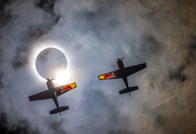 Red-Bull---Total-Solar-Eclipse--_2_