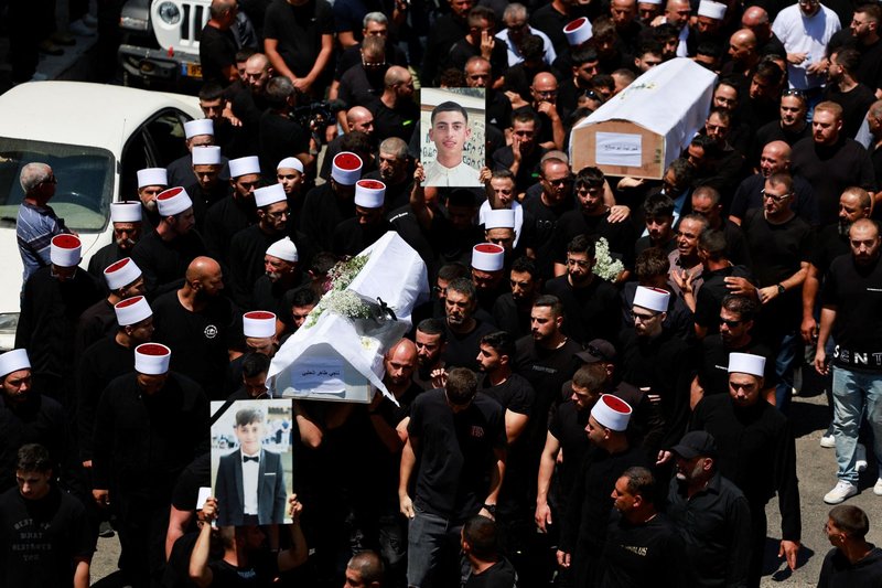 2024-07-28T085345Z_988552794_RC2849A14C9U_RTRMADP_5_ISRAEL-PALESTINIANS-LEBANON-FUNERALS-1