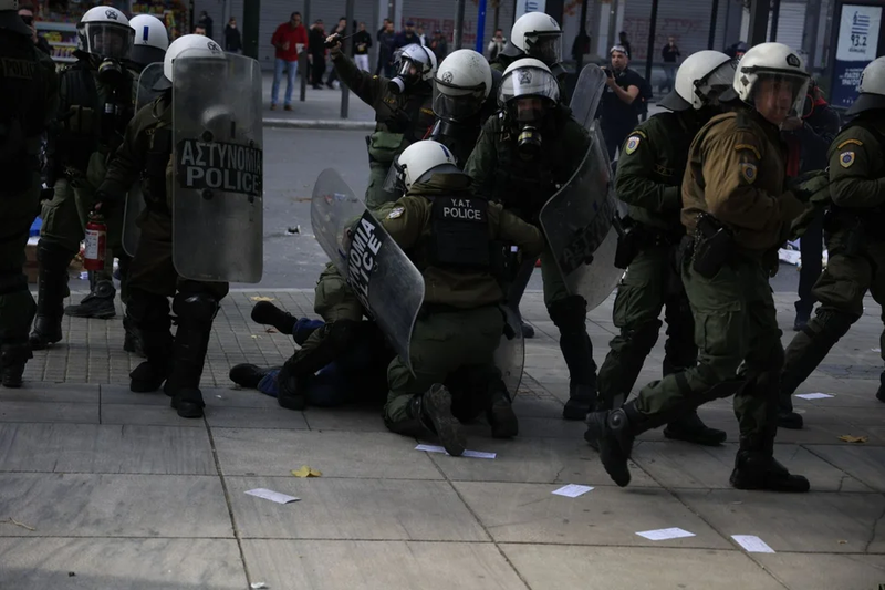 epeisodia-syntagma-gia-tempi-20.jpg