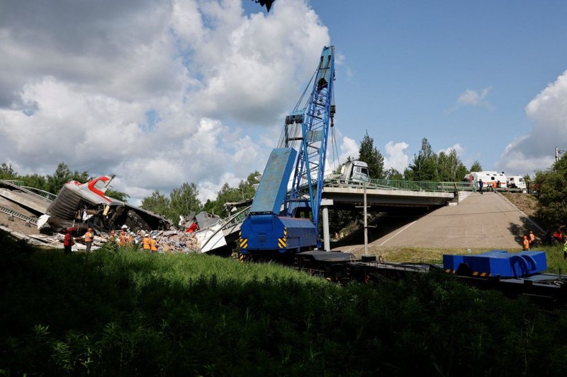 2025-06-01T082150Z_1536152314_RC2ITEAUCV2E_RTRMADP_5_UKRAINE-CRISIS-RUSSIA-BRIDGE-1-1200x800